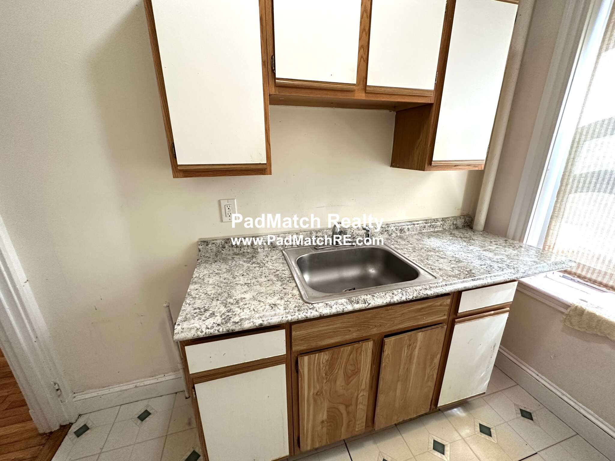 364 Riverway, Mission Hill