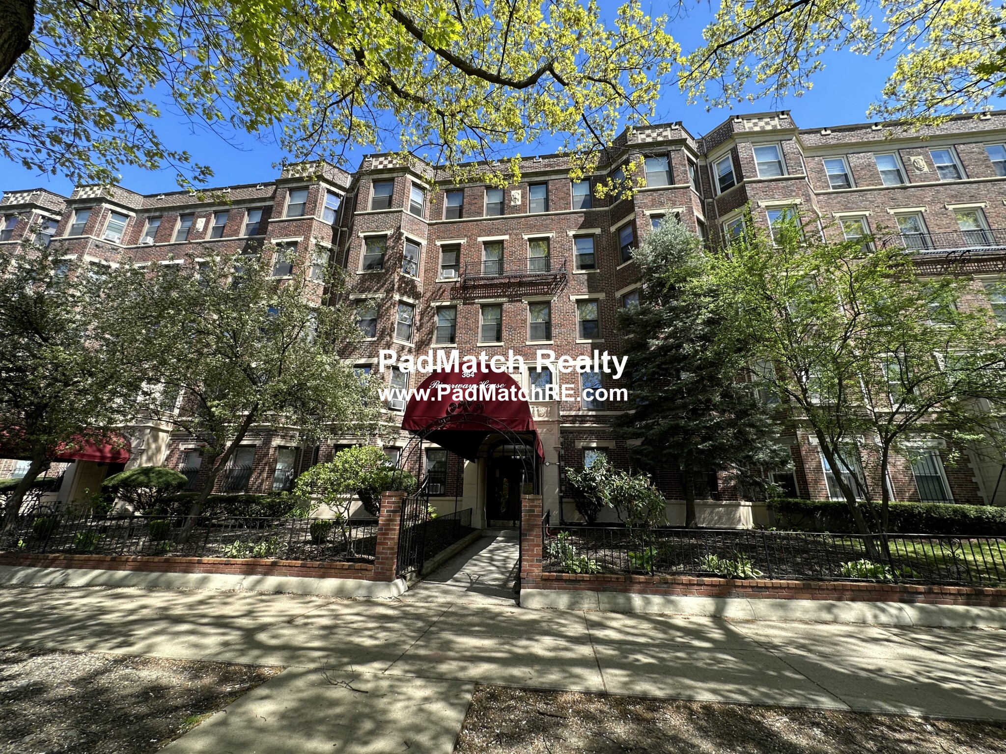 364 Riverway, Mission Hill