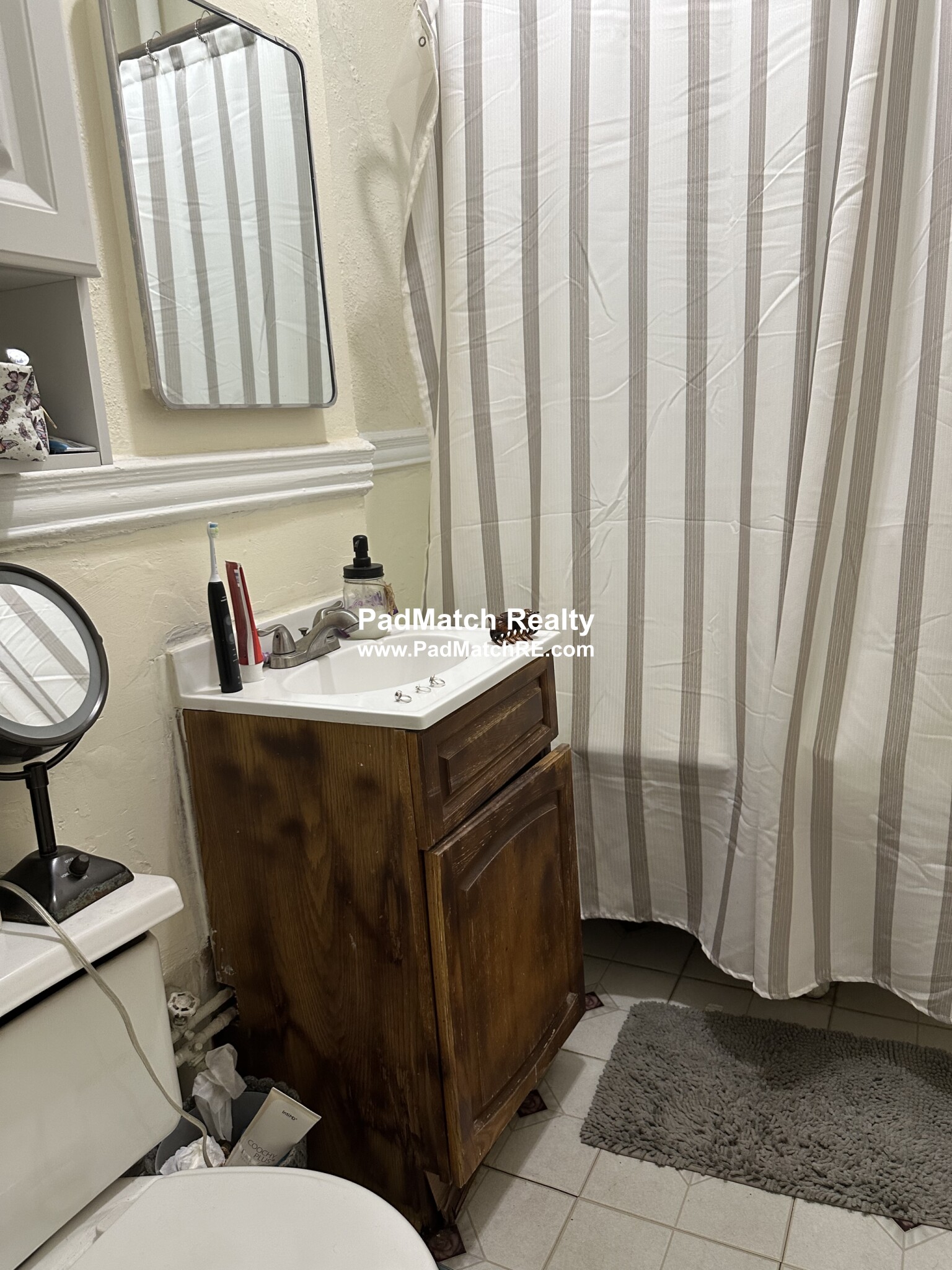 364 Riverway, Mission Hill