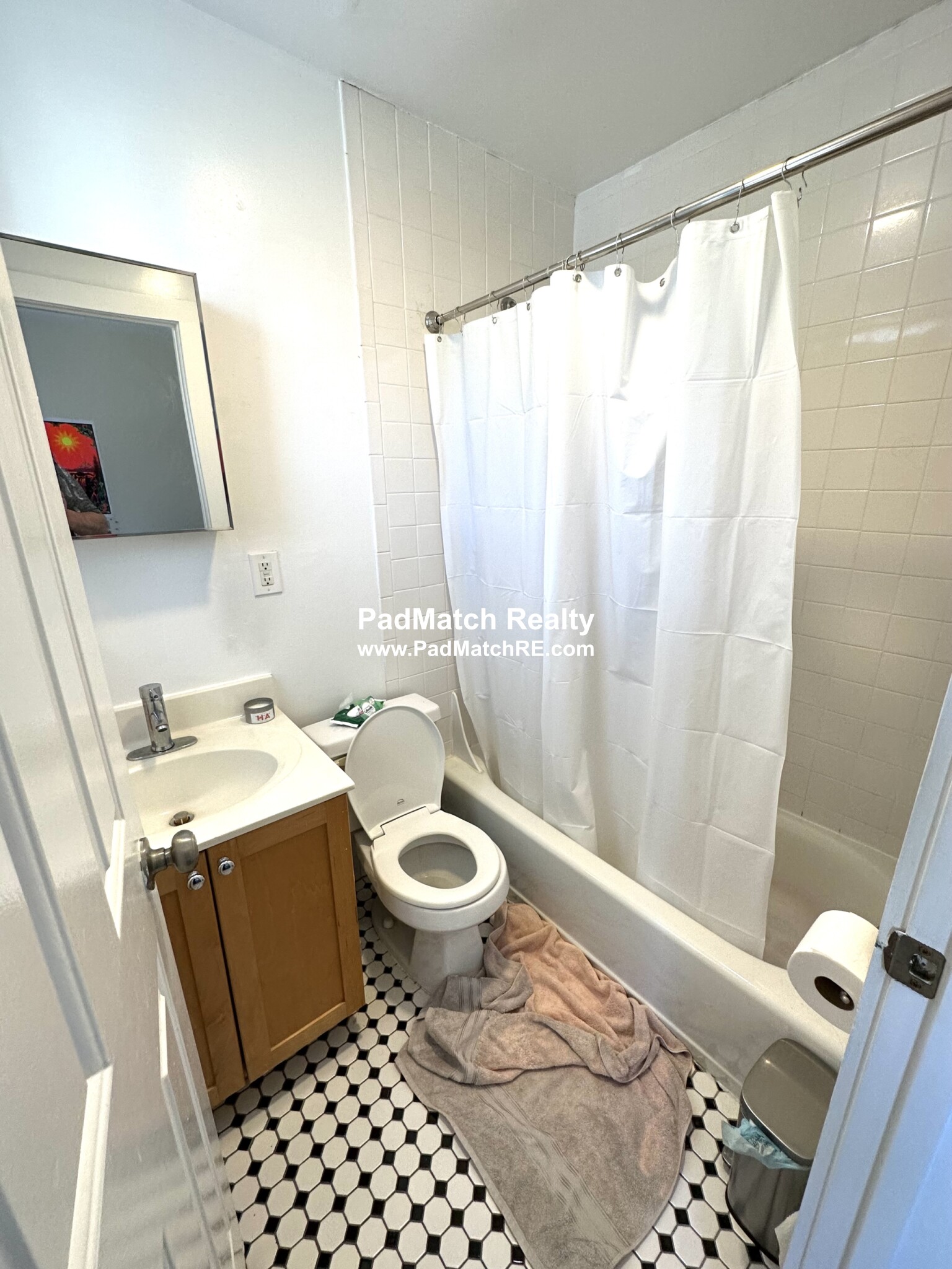 833 Beacon St, Fenway