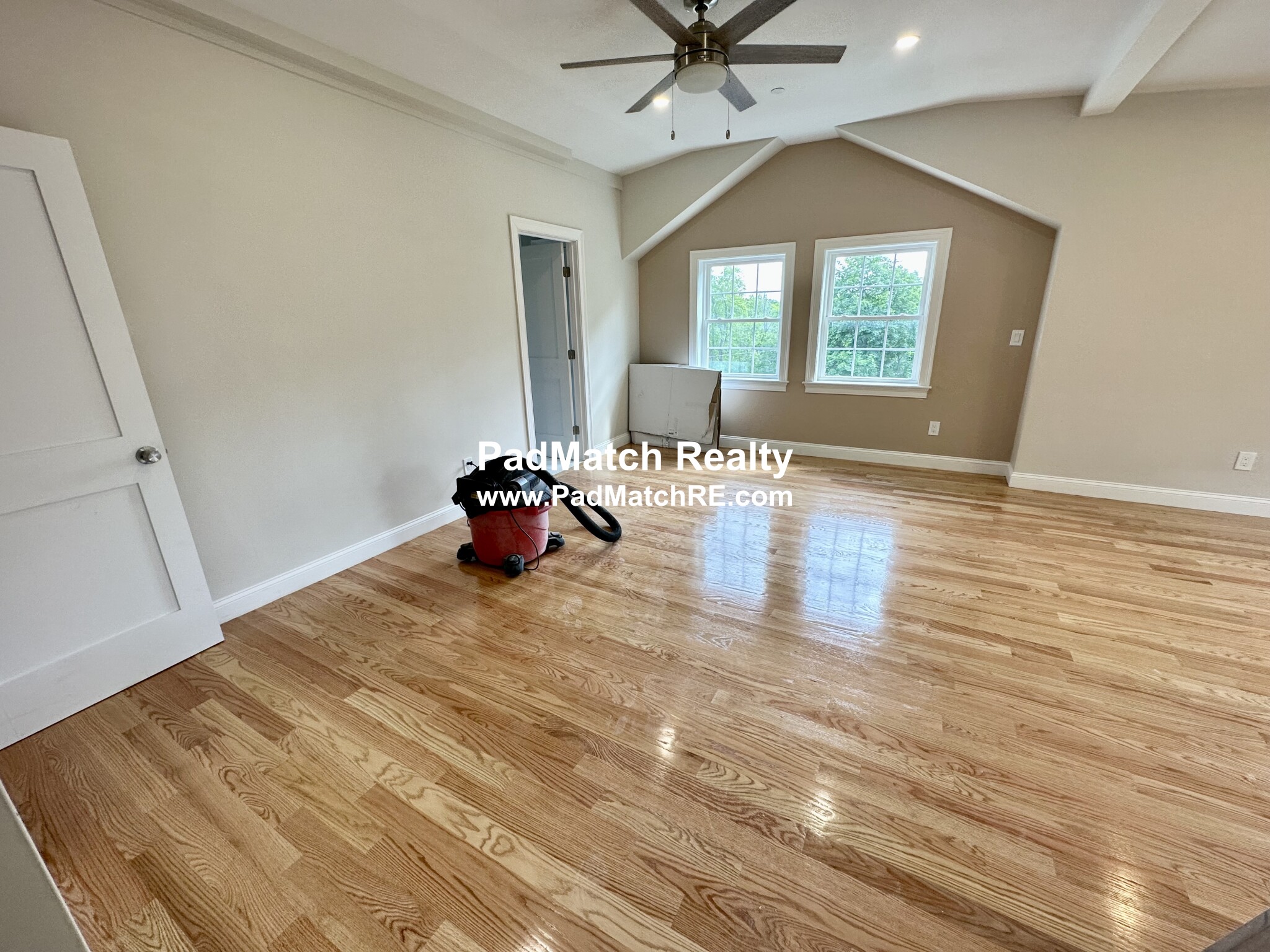 628 Trapelo Rd, Waverley Square