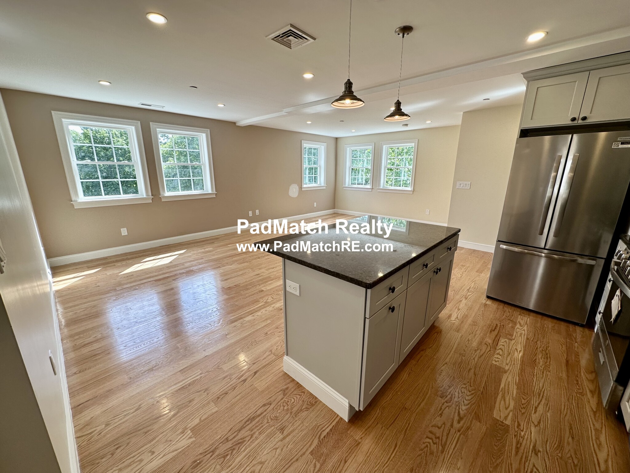 3 Beds, 3 Baths apartment in Belmont for $4,100