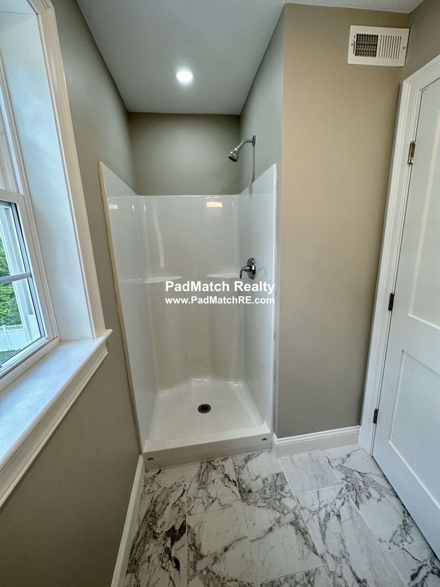 628 Trapelo Rd, Waverley Square