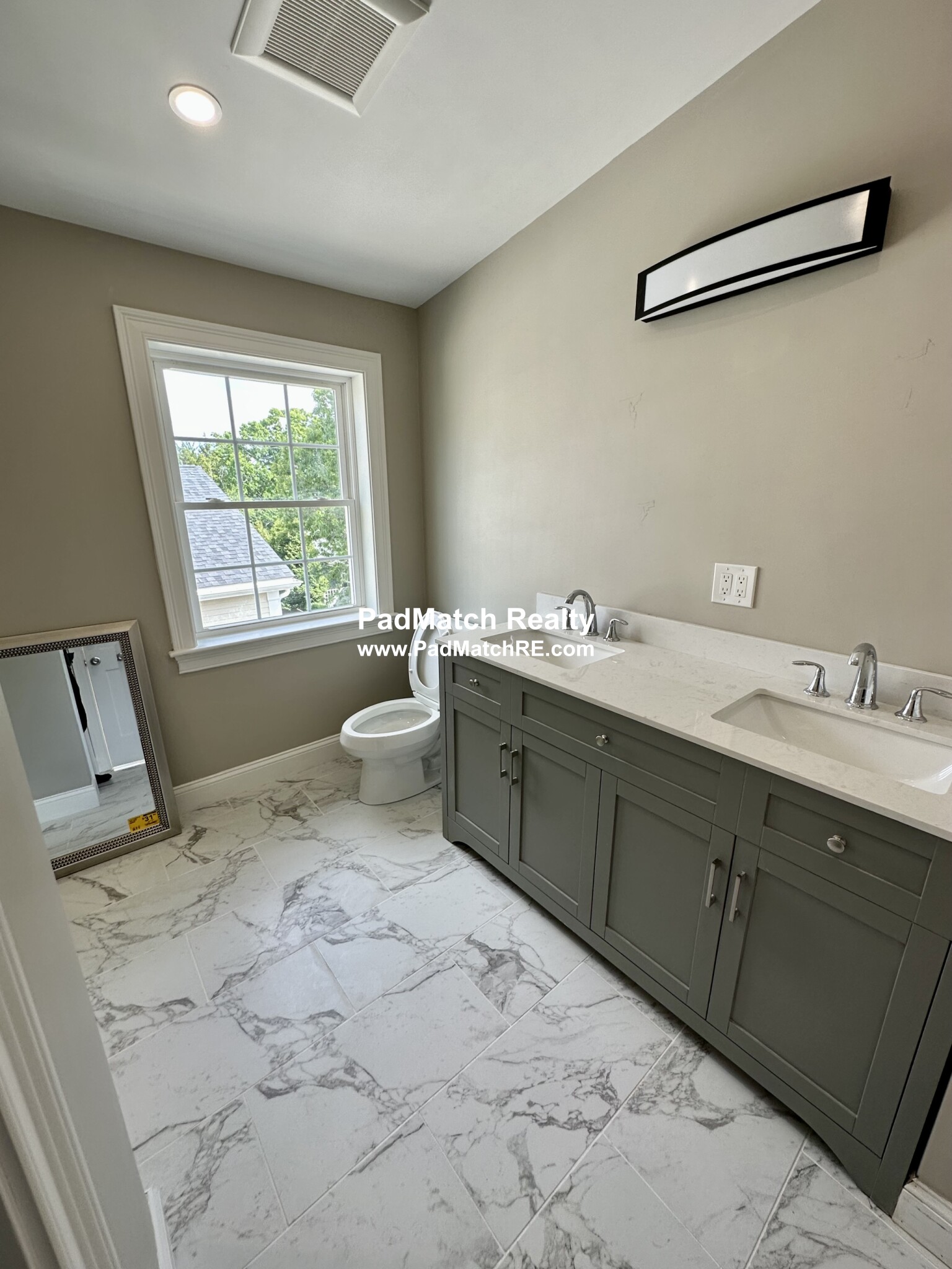 628 Trapelo Rd, Waverley Square