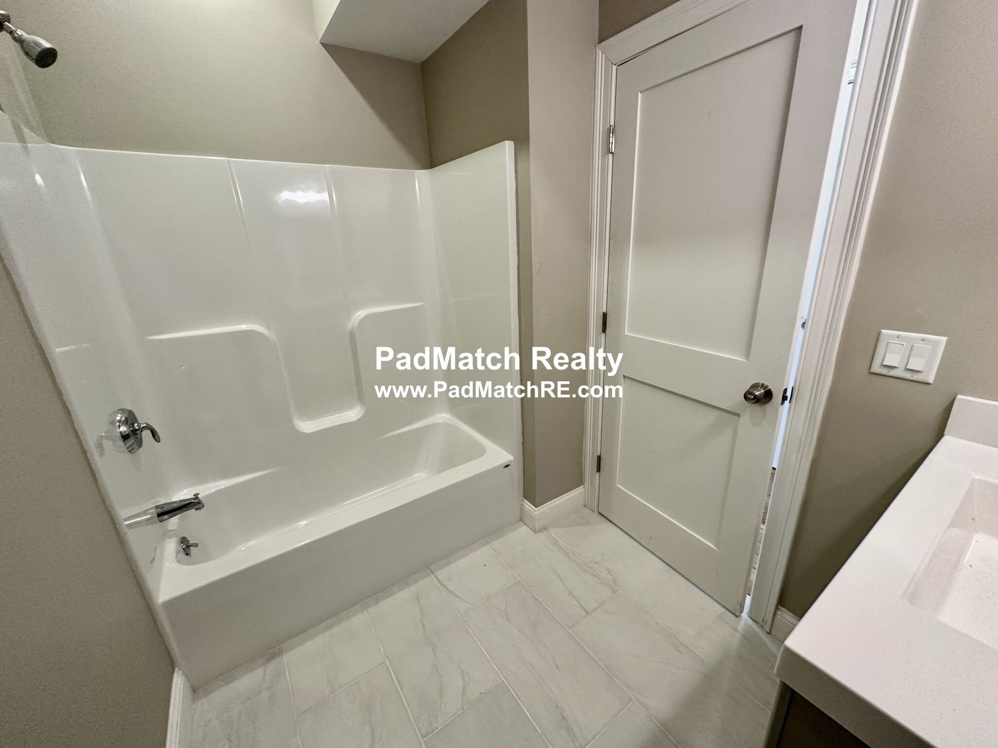 628 Trapelo Rd, Waverley Square