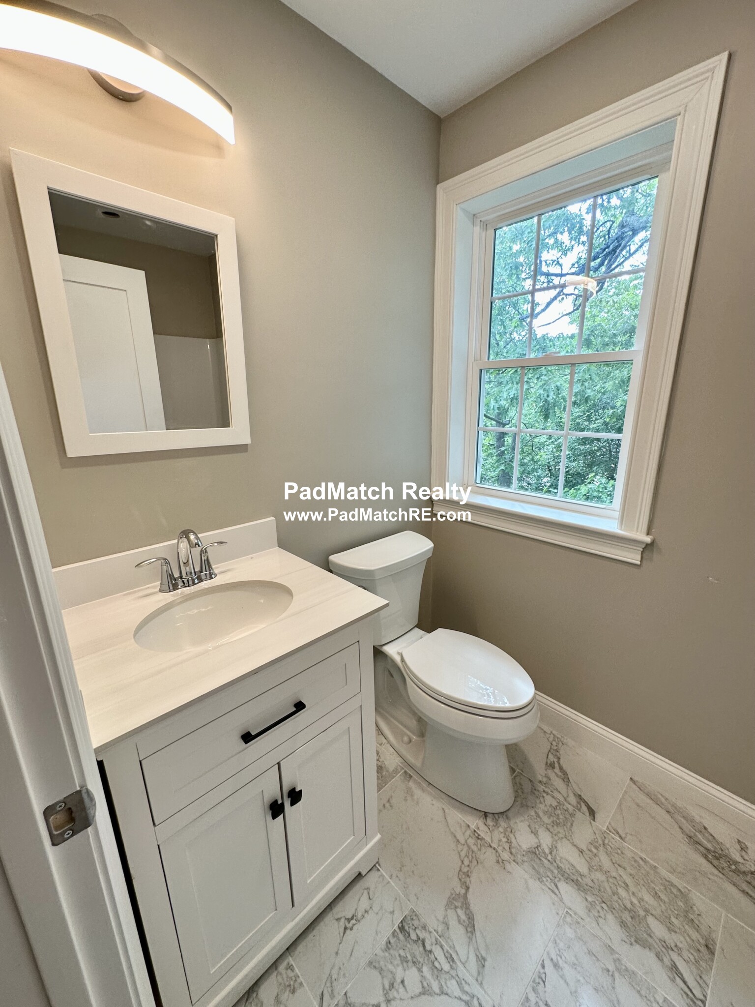 628 Trapelo Rd, Waverley Square