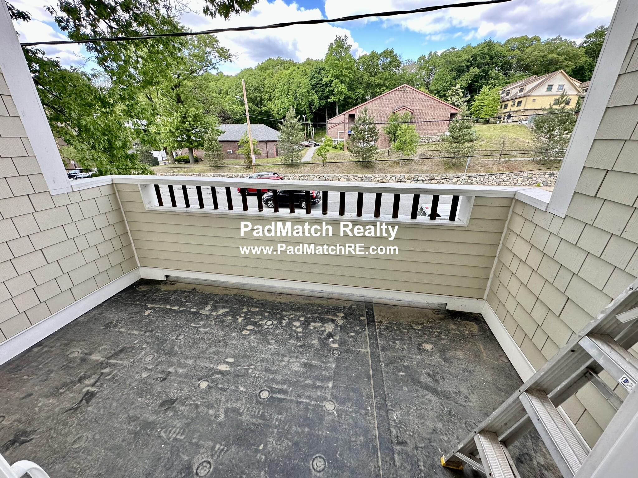 628 Trapelo Rd, Waverley Square