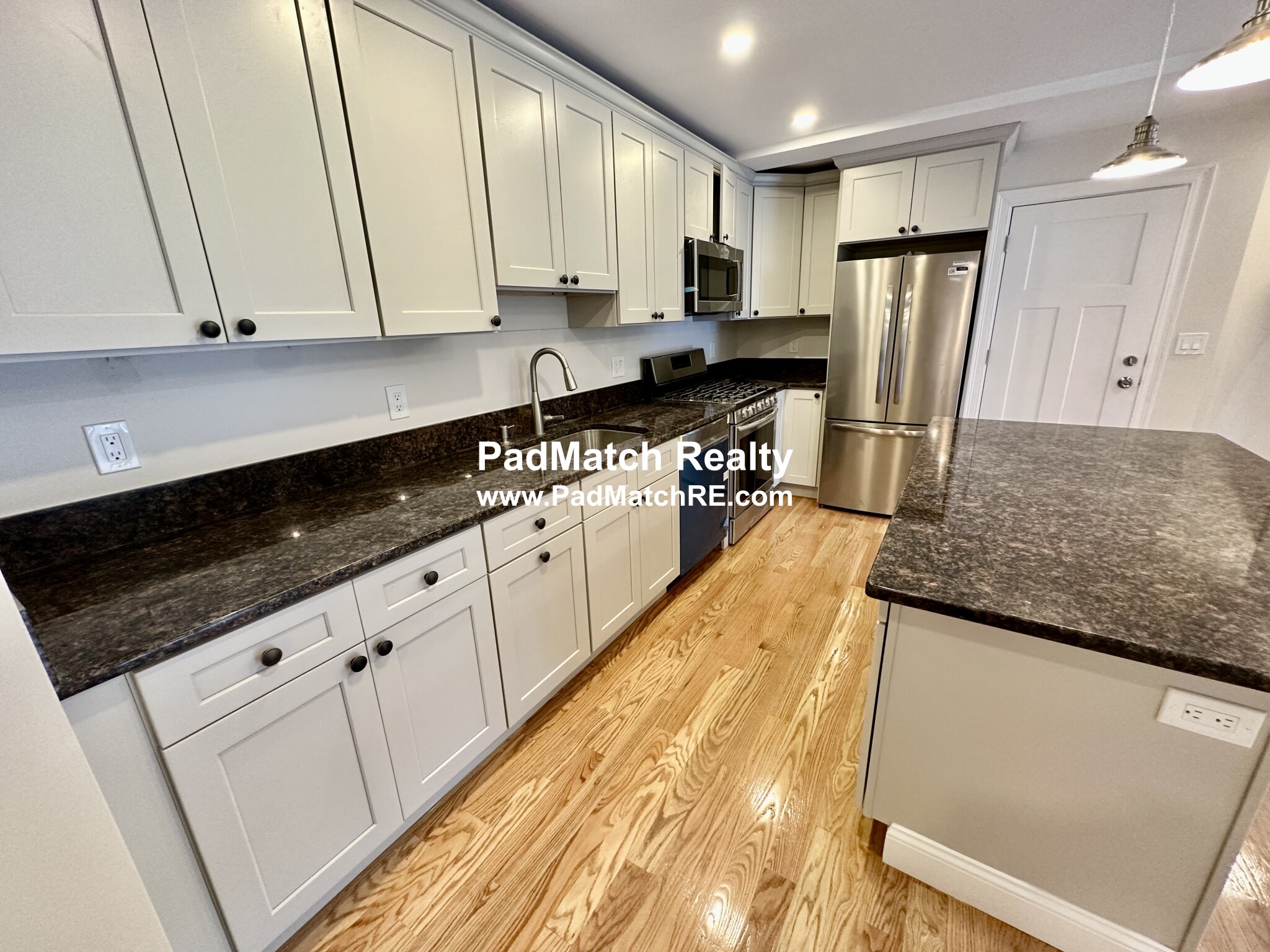 628 Trapelo Rd, Waverley Square