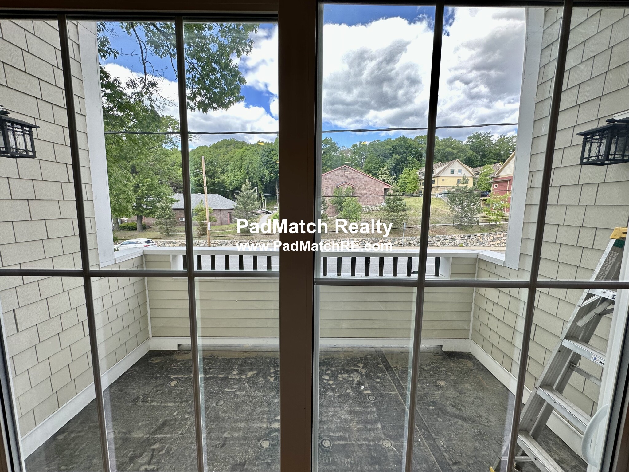 628 Trapelo Rd, Waverley Square