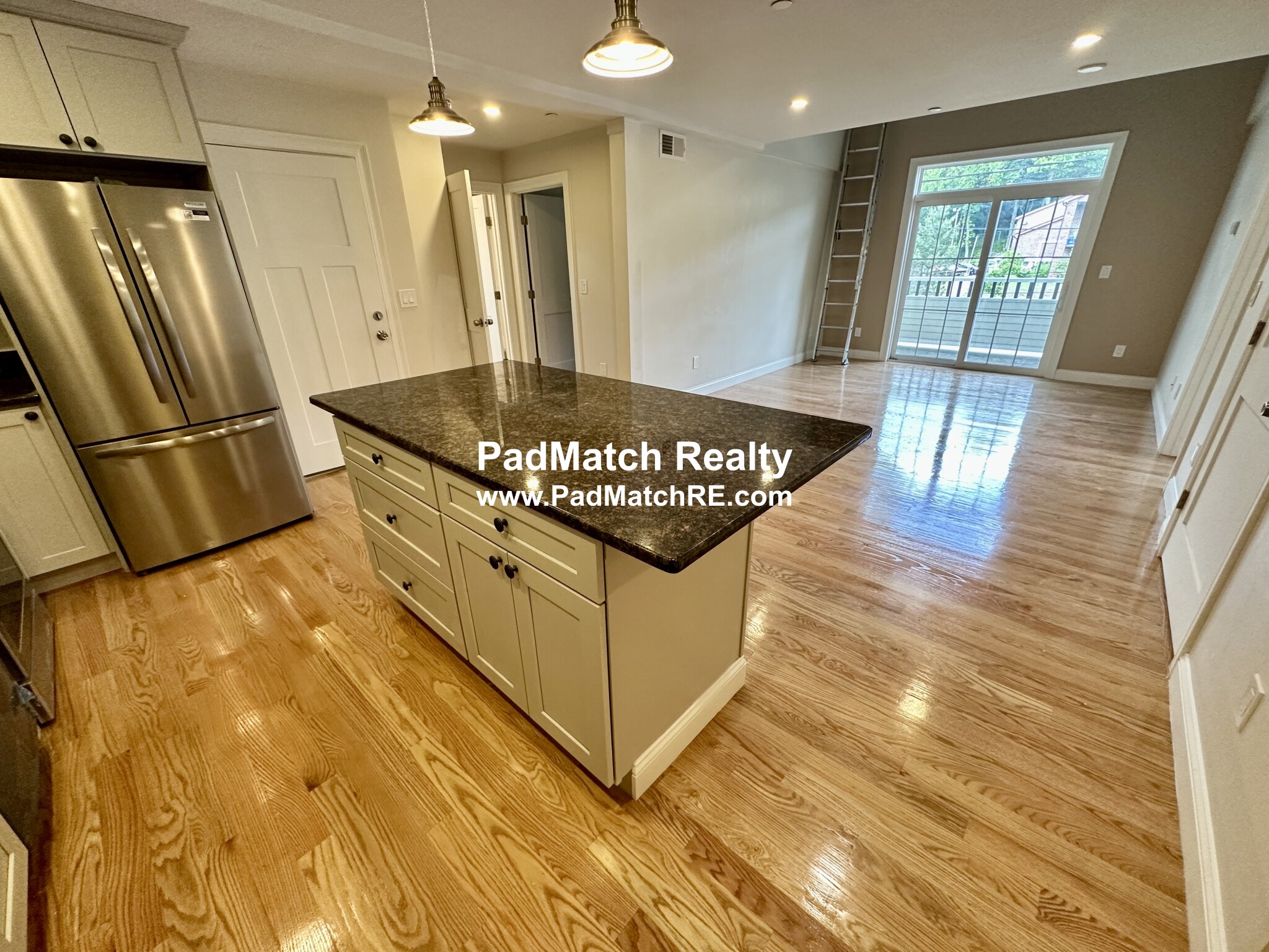 628 Trapelo Rd, Waverley Square