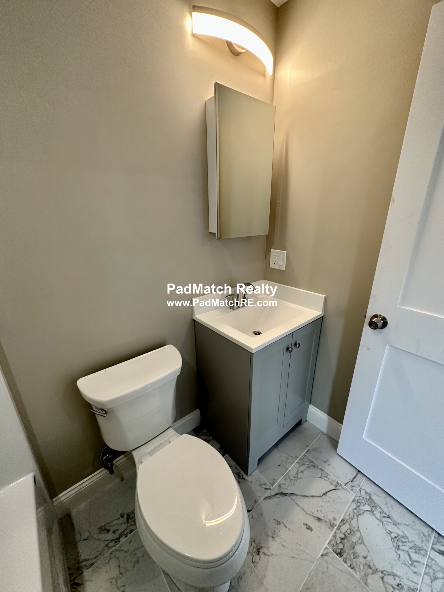 628 Trapelo Rd, Waverley Square