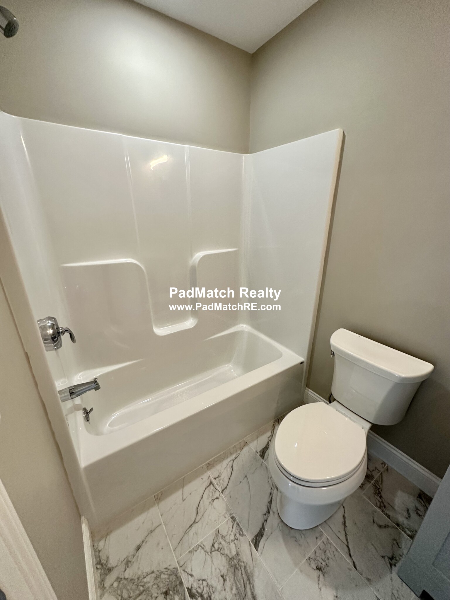 628 Trapelo Rd, Waverley Square