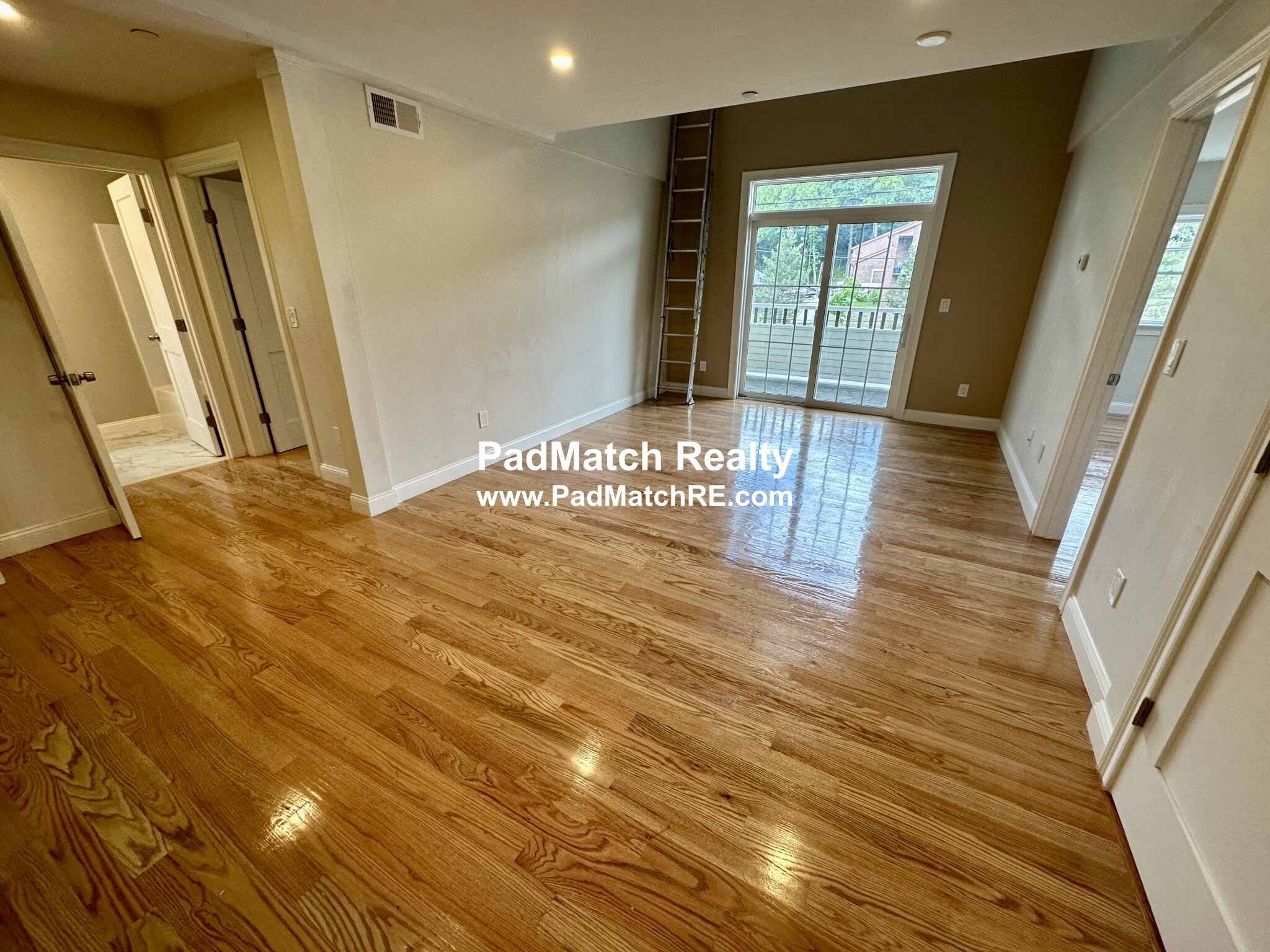 628 Trapelo Rd, Waverley Square