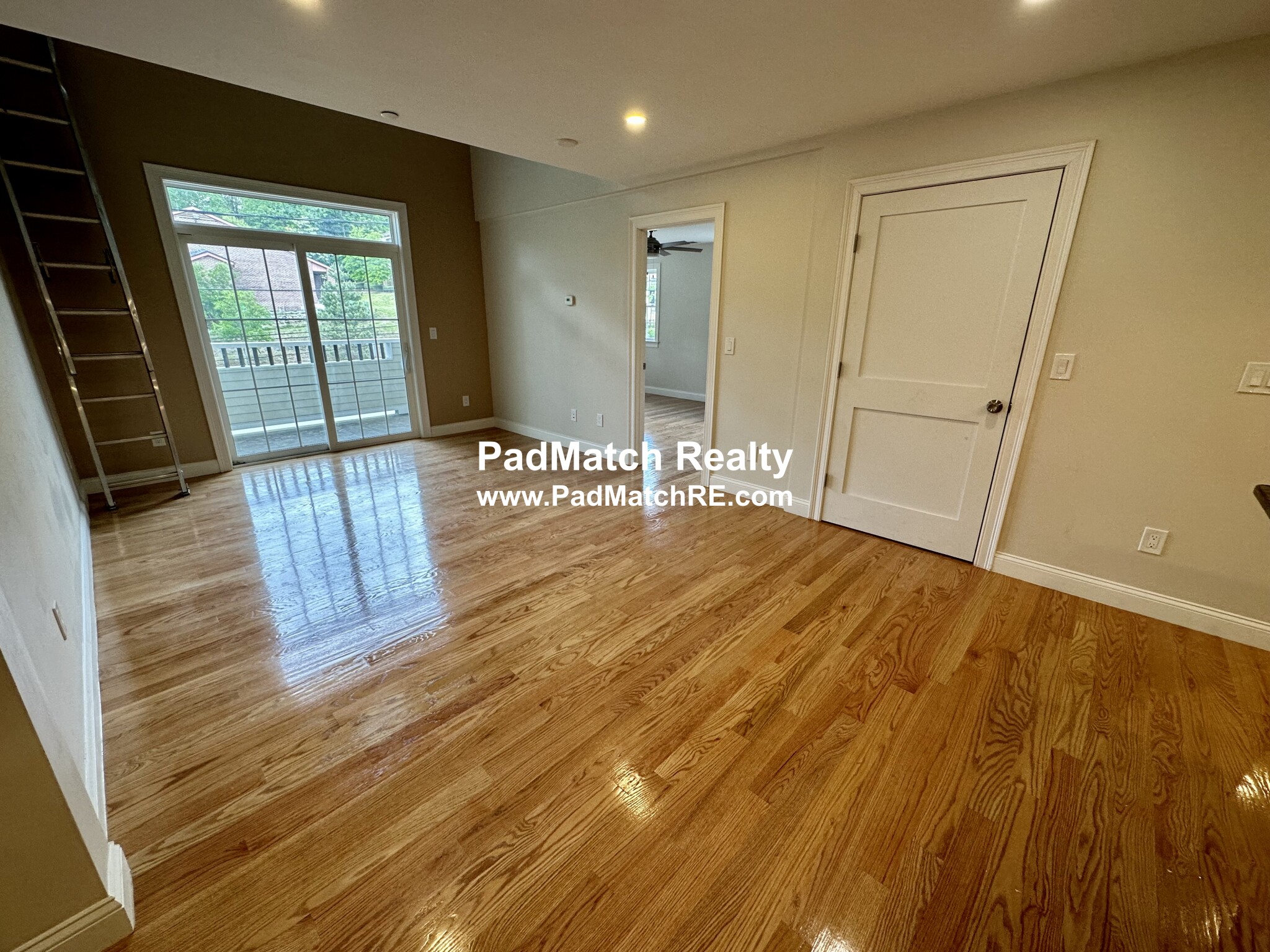 628 Trapelo Rd, Waverley Square