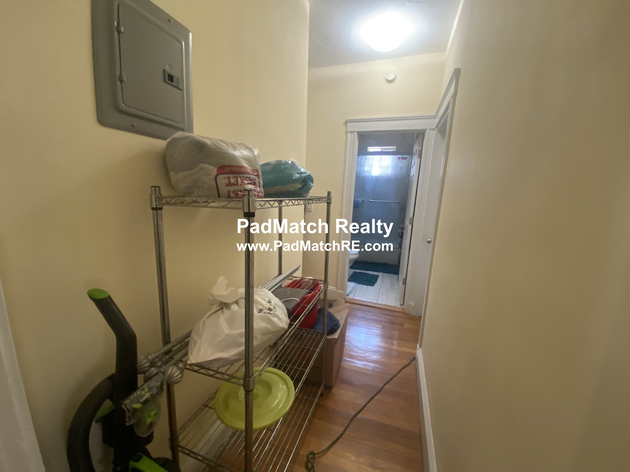 50 Bilodeau Rd, Roxbury