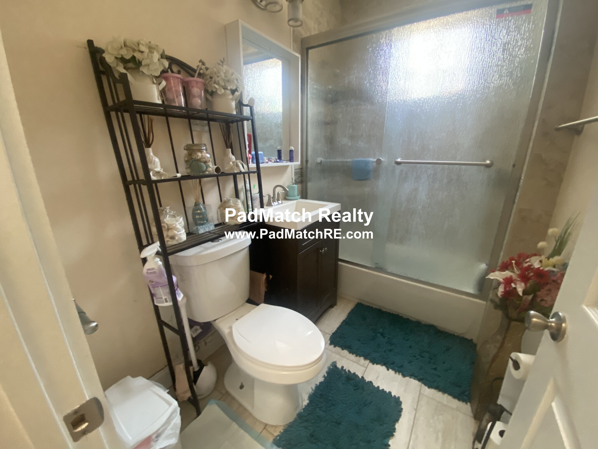 50 Bilodeau Rd, Roxbury