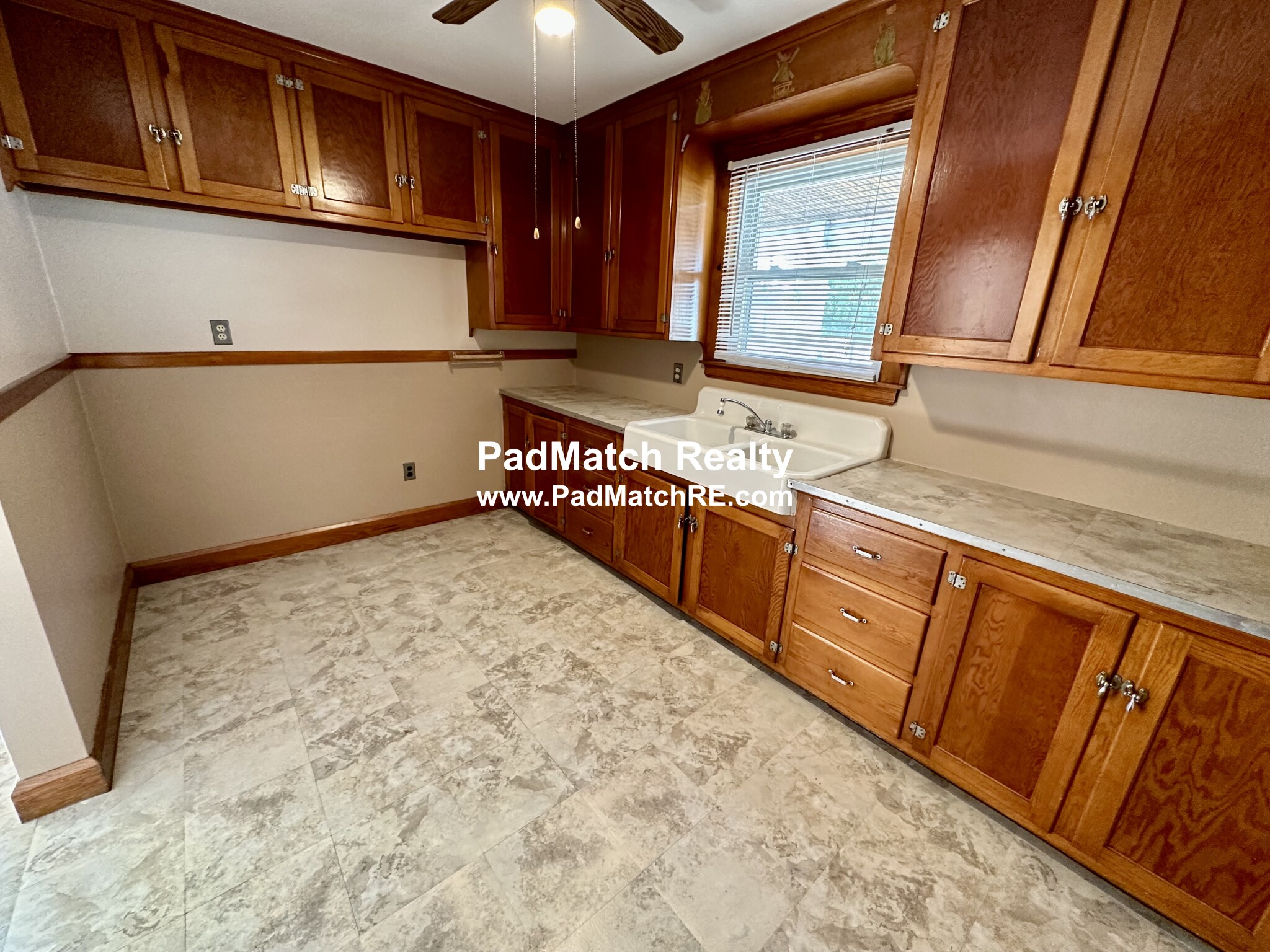 35 Lens St, Southbridge