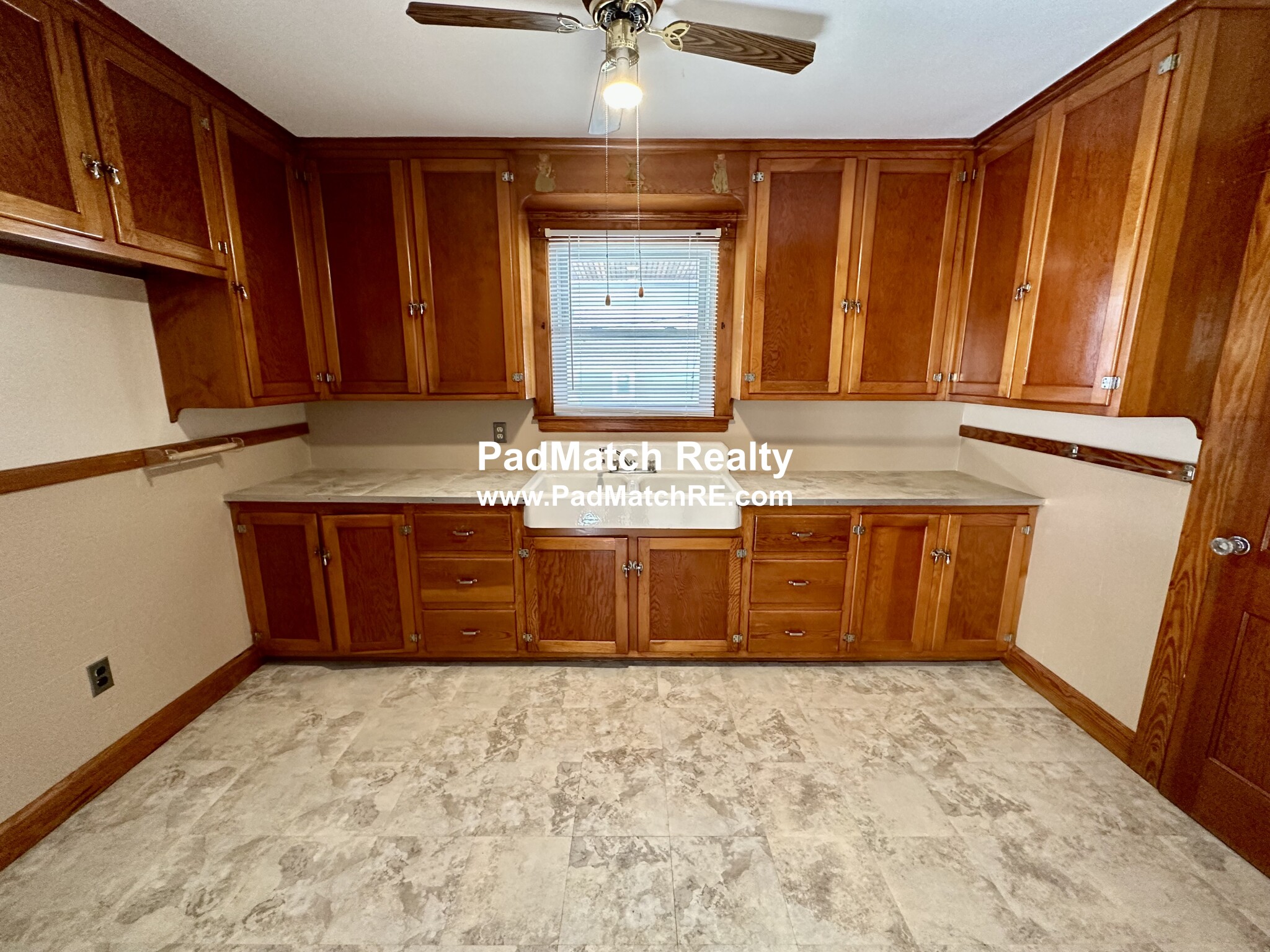 35 Lens St, Southbridge
