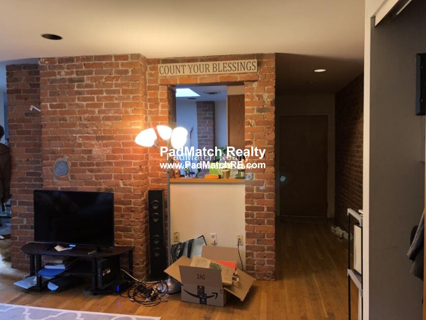 95 Gainsborough St, Fenway