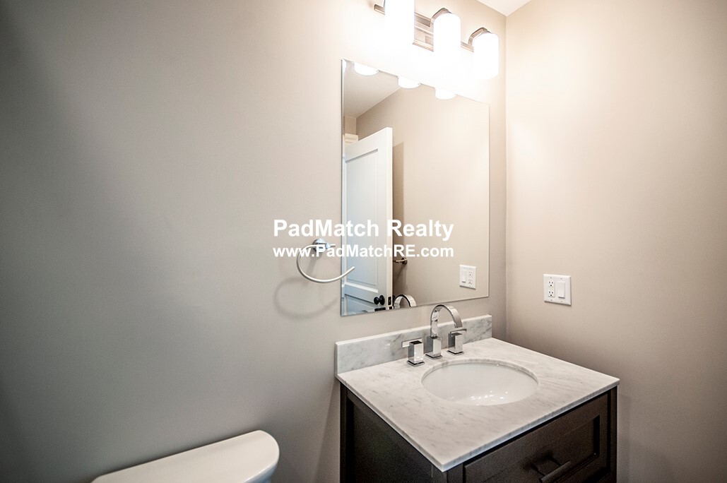 11 Alton Pl, Longwood