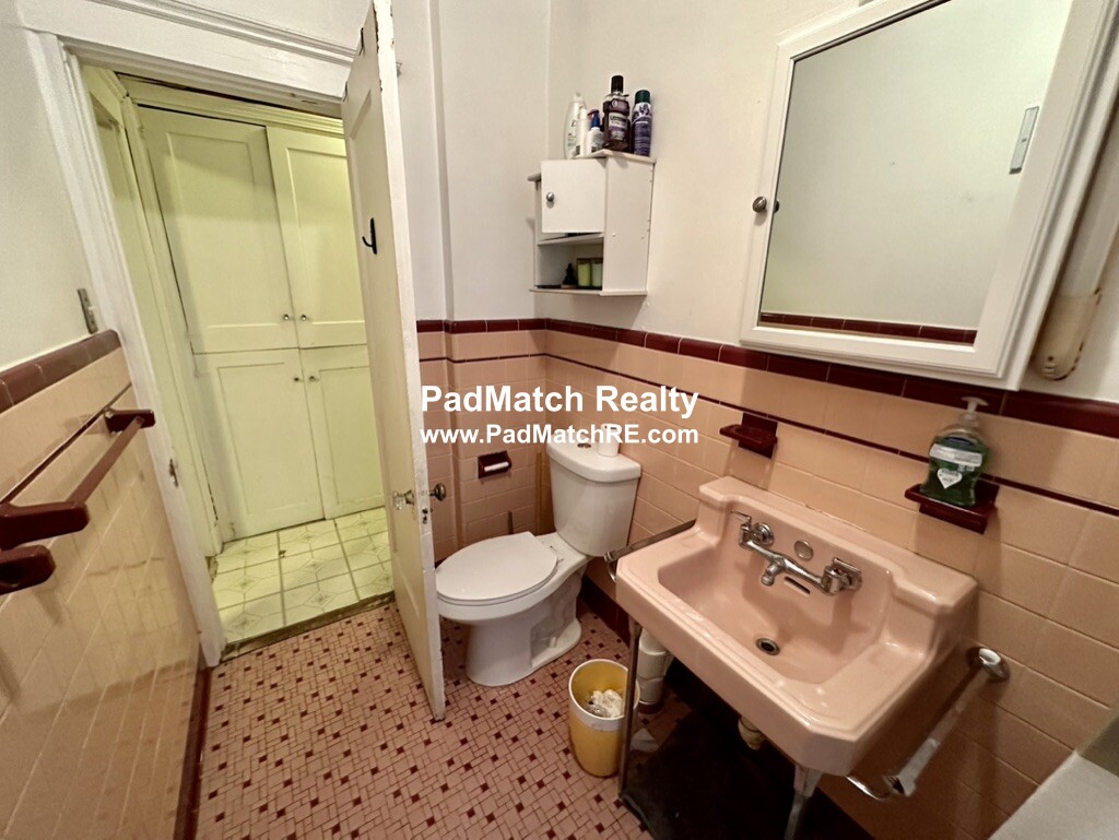 6 Boulevard Ter, Allston