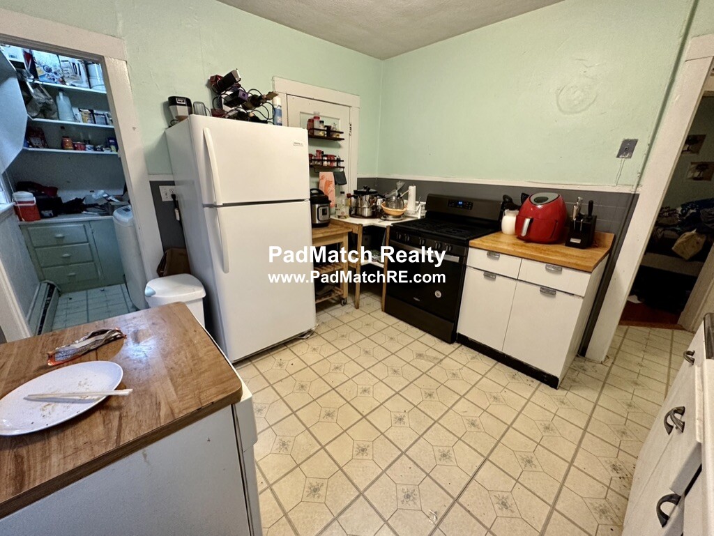 6 Boulevard Ter, Allston