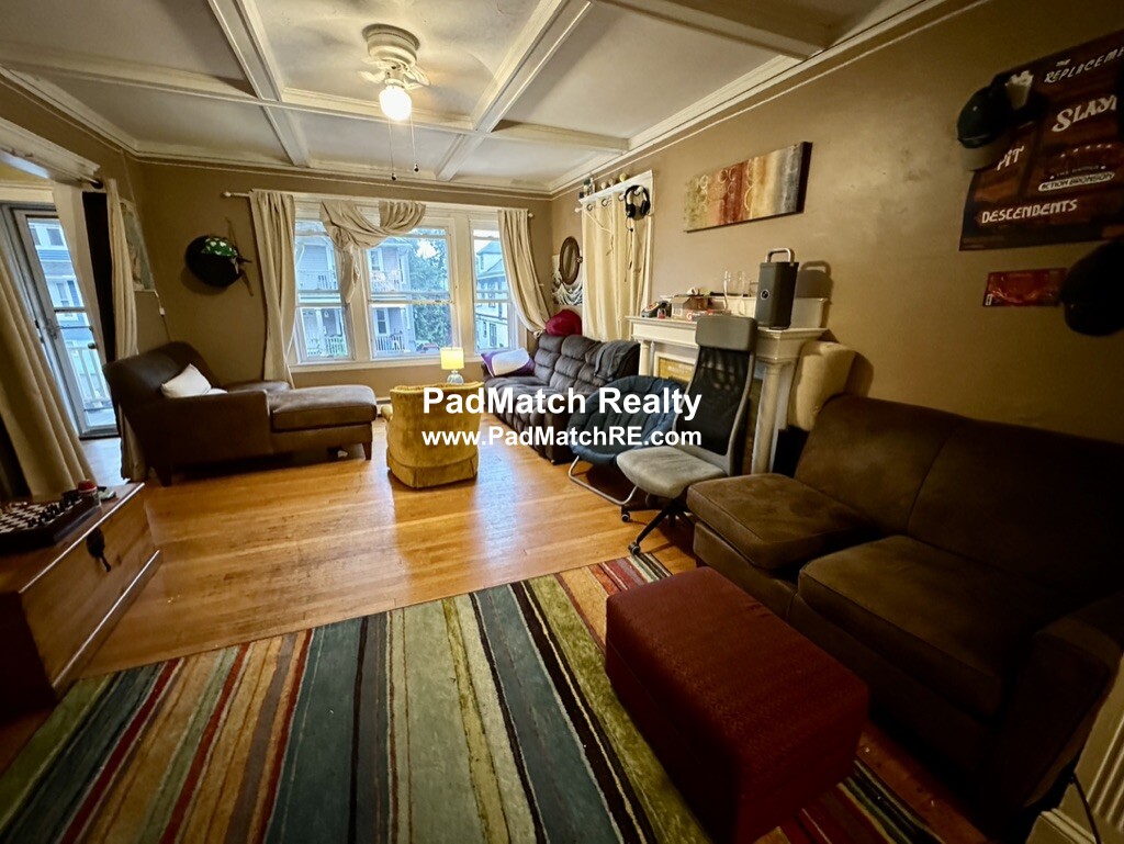 6 Boulevard Ter, Allston