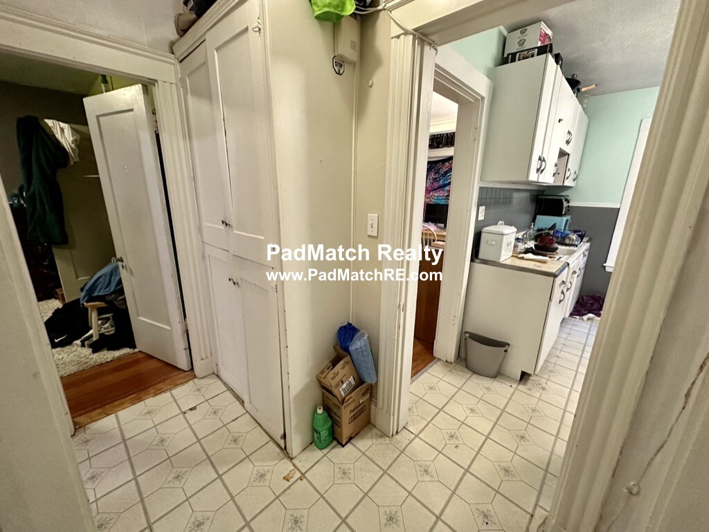 6 Boulevard Ter, Allston