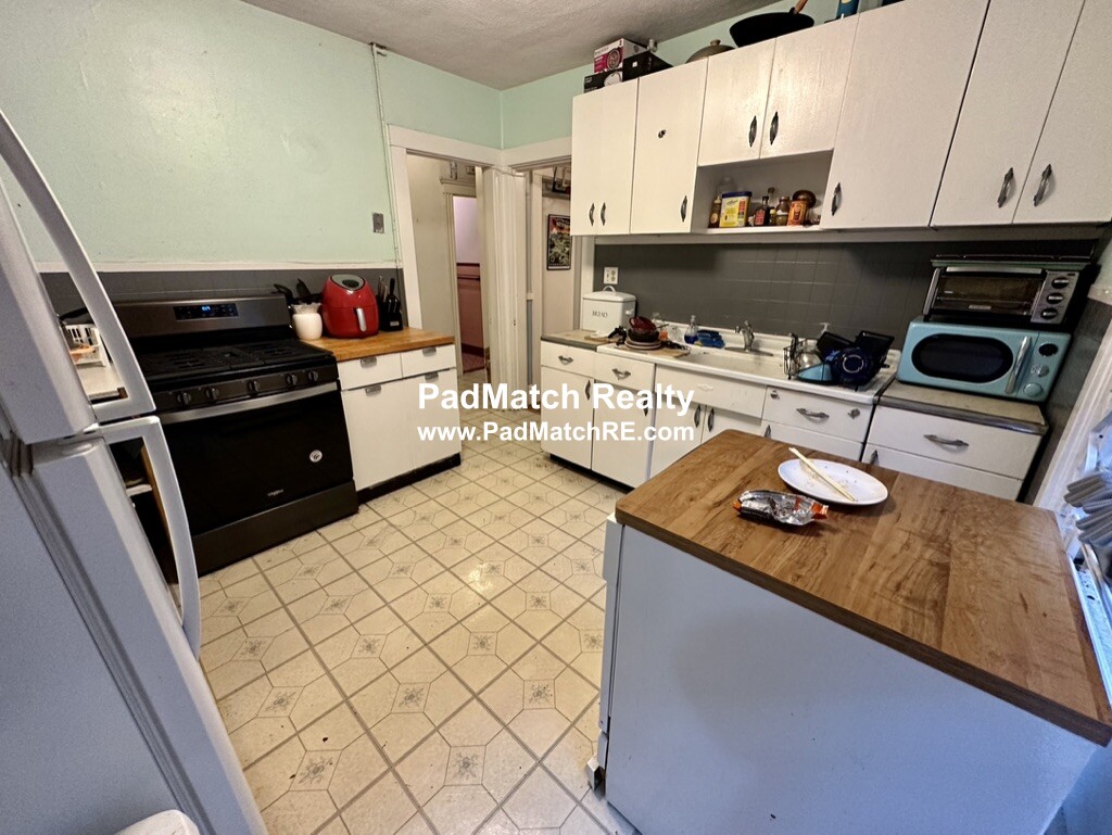 6 Boulevard Ter, Allston