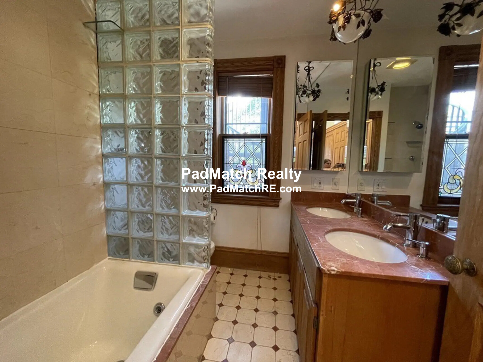 17 Holyoke St, South End