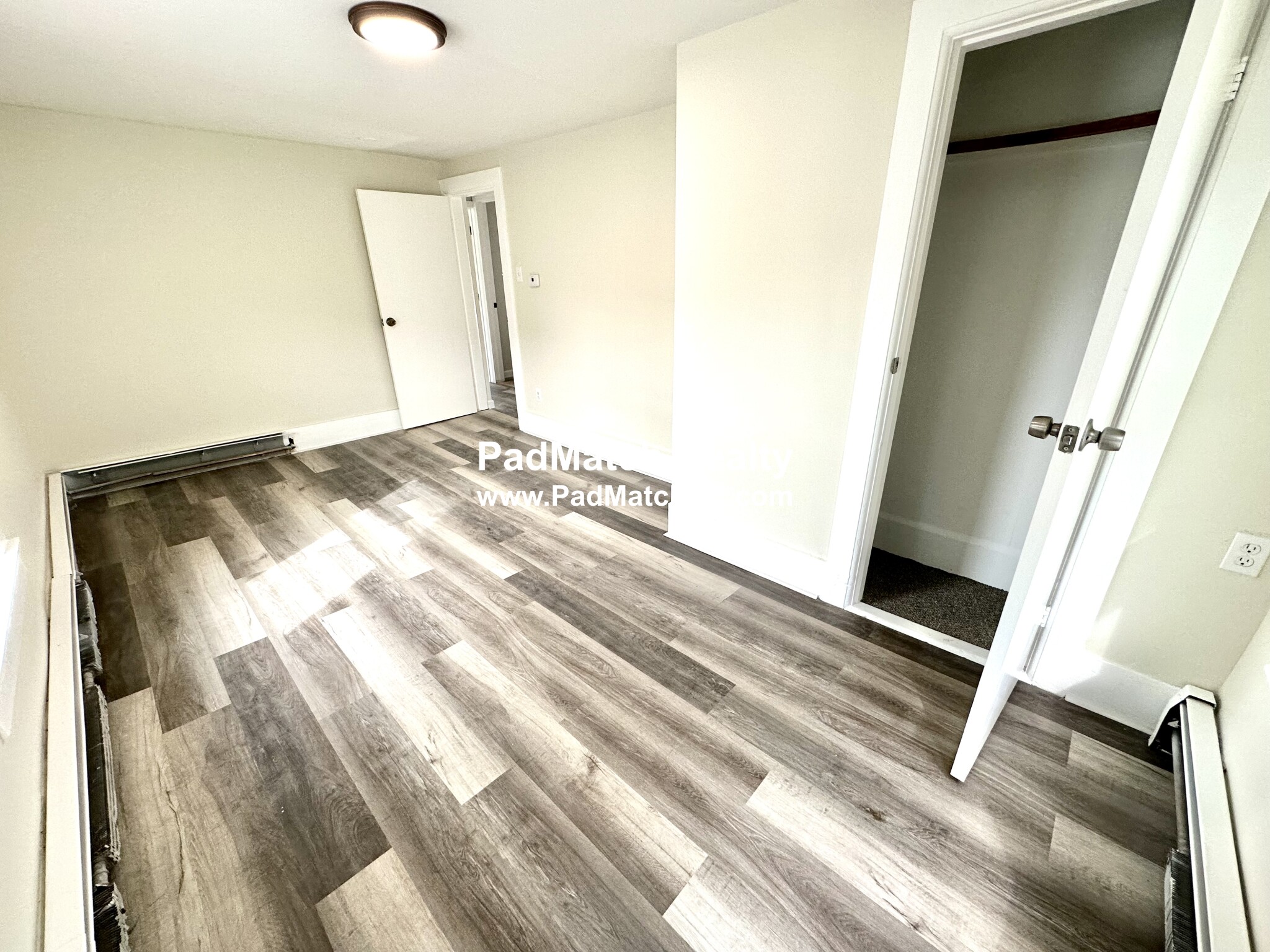 33 Lens St, Southbridge