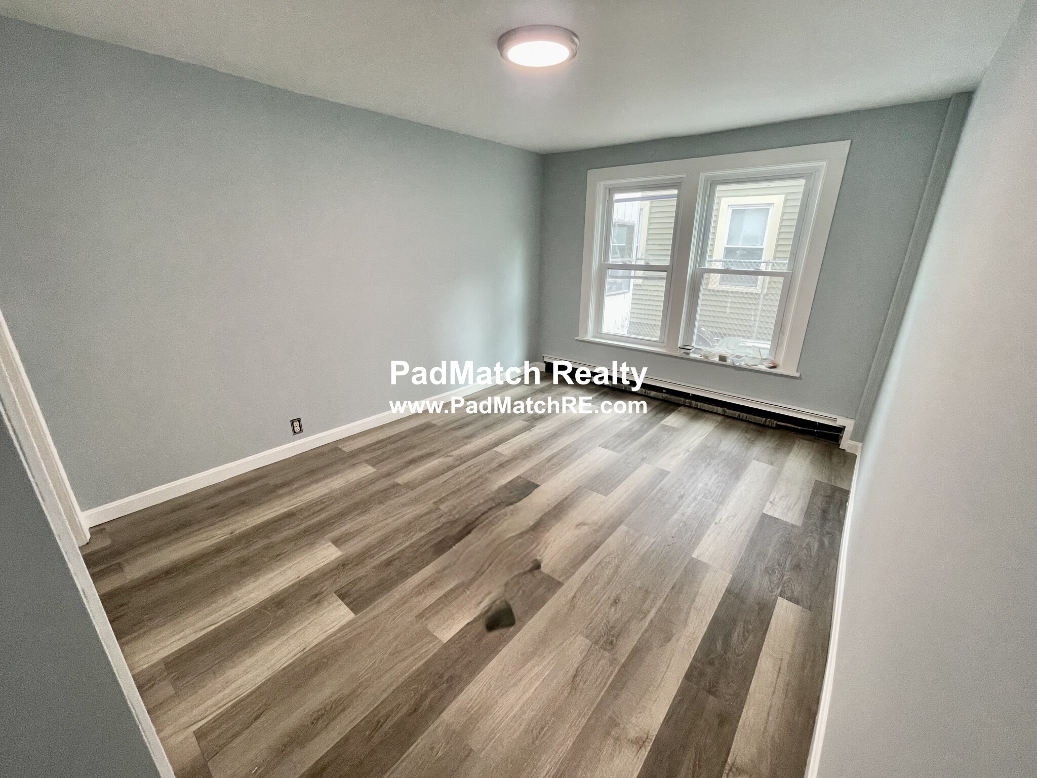 33 Lens St, Southbridge