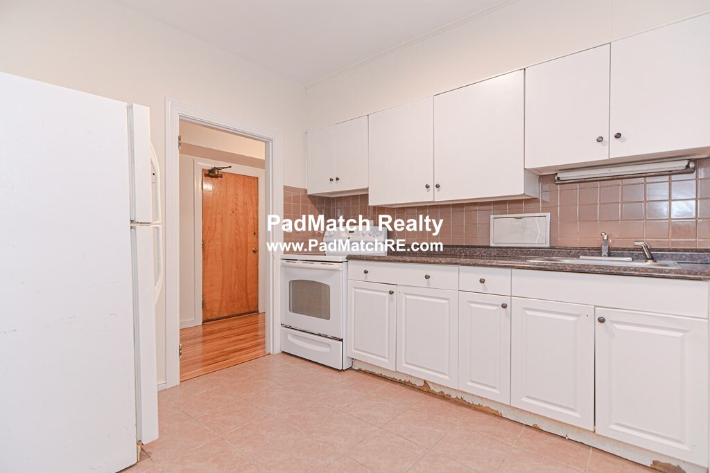 23 Warwick Rd, Brookline Hills