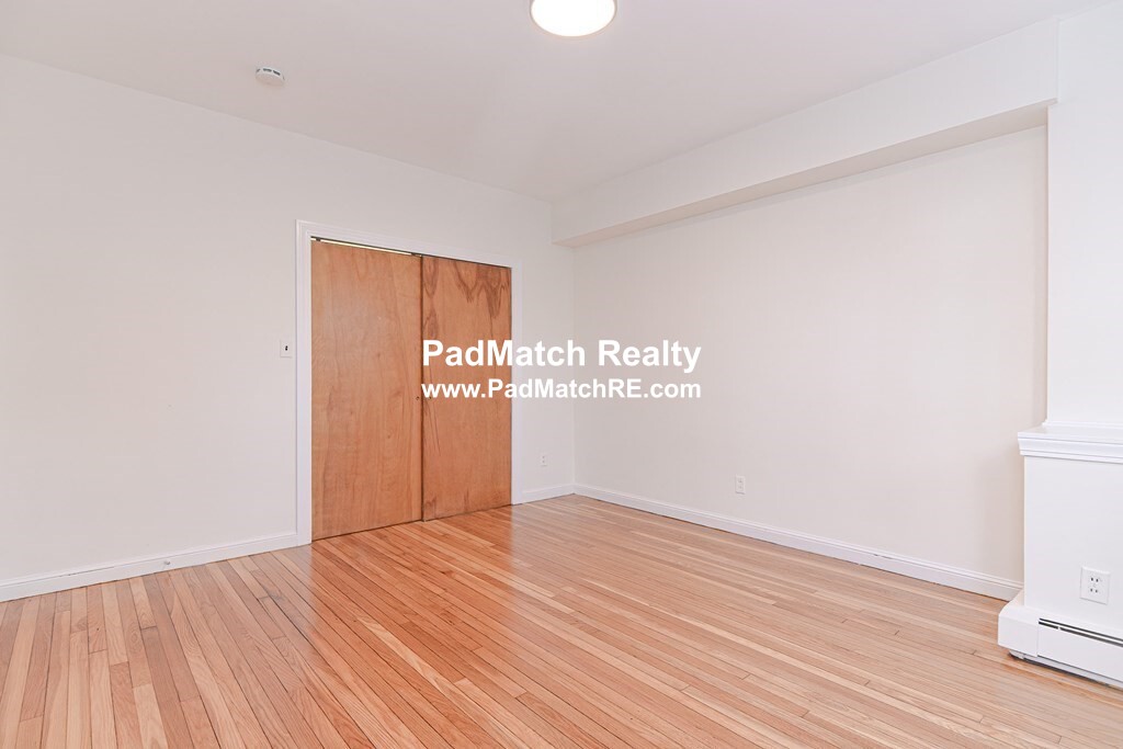 23 Warwick Rd, Brookline Hills