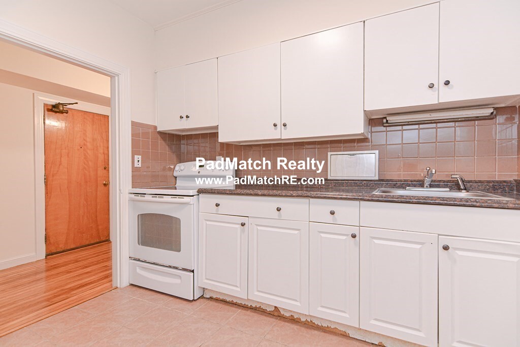 23 Warwick Rd, Brookline Hills