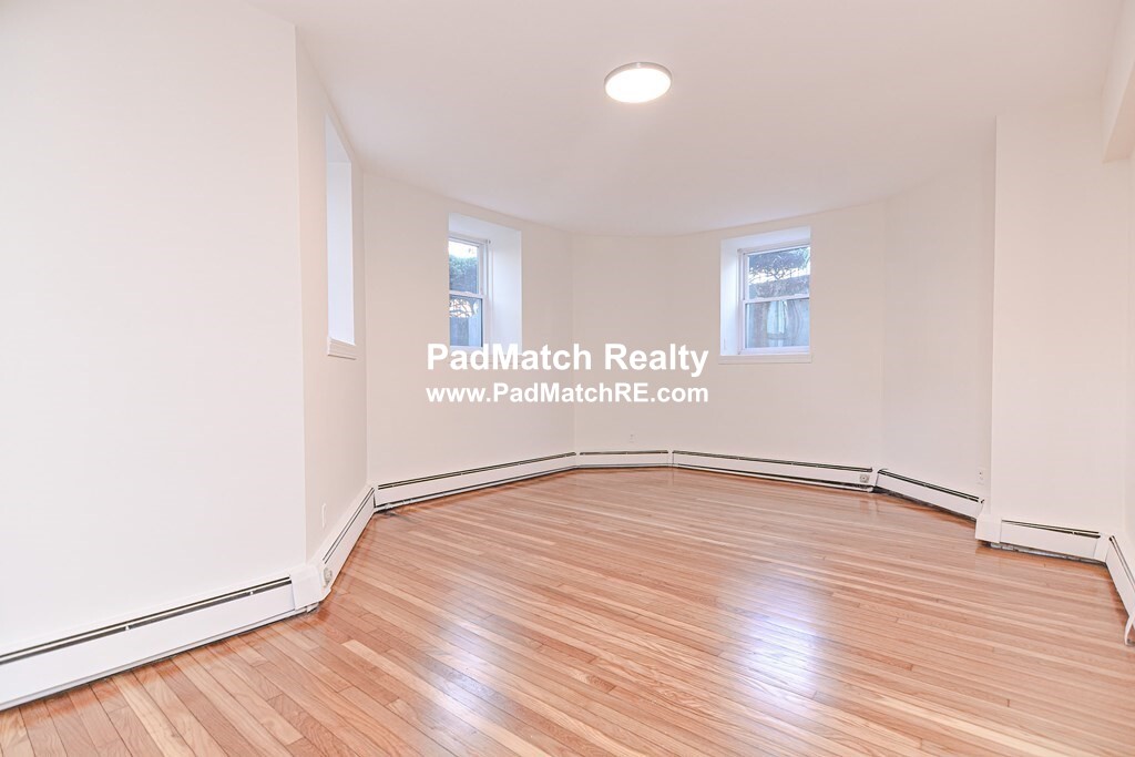 23 Warwick Rd, Brookline Hills