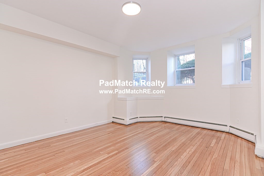 23 Warwick Rd, Brookline Hills