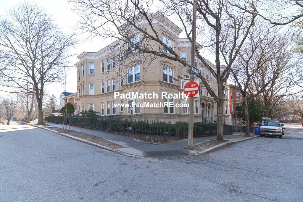 23 Warwick Rd, Brookline Hills