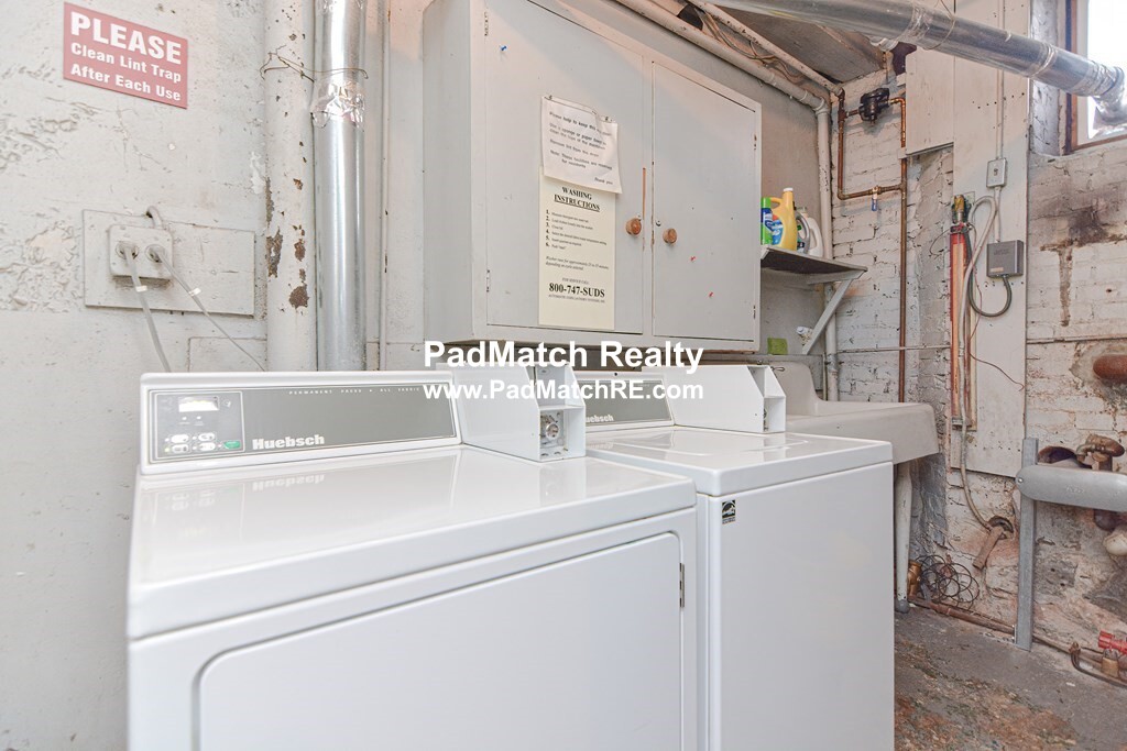 23 Warwick Rd, Brookline Hills