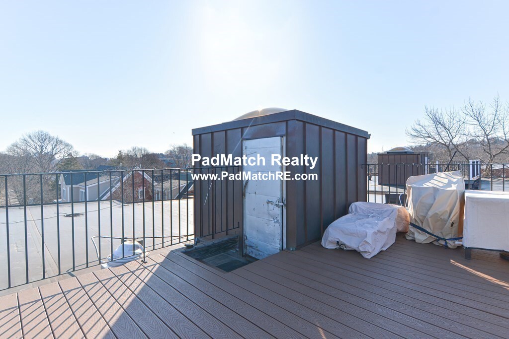 23 Warwick Rd, Brookline Hills