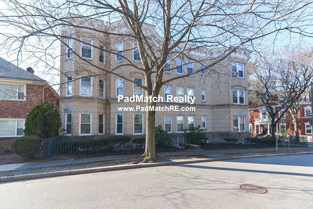 23 Warwick Rd, Brookline Hills