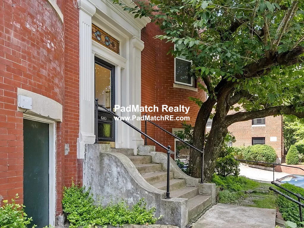 640 Washington St, Washington Square