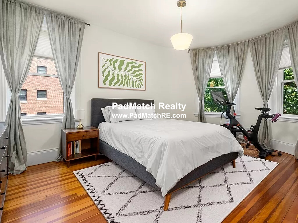 640 Washington St, Washington Square