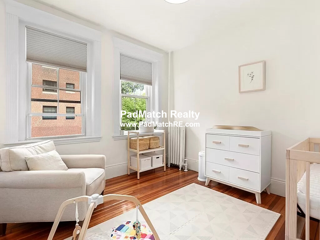 640 Washington St, Washington Square