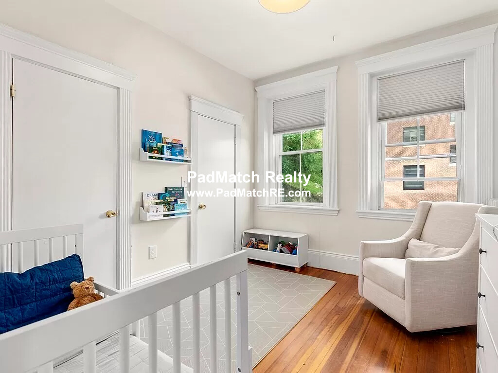 640 Washington St, Washington Square