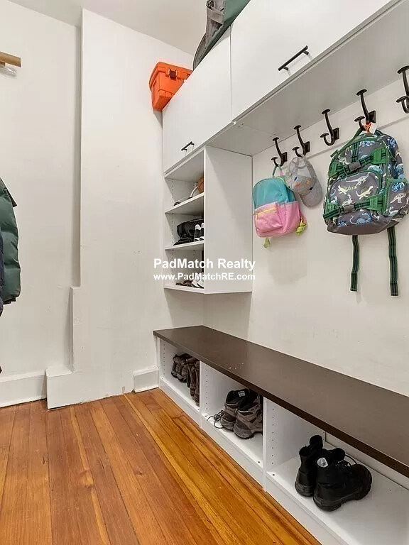 640 Washington St, Washington Square