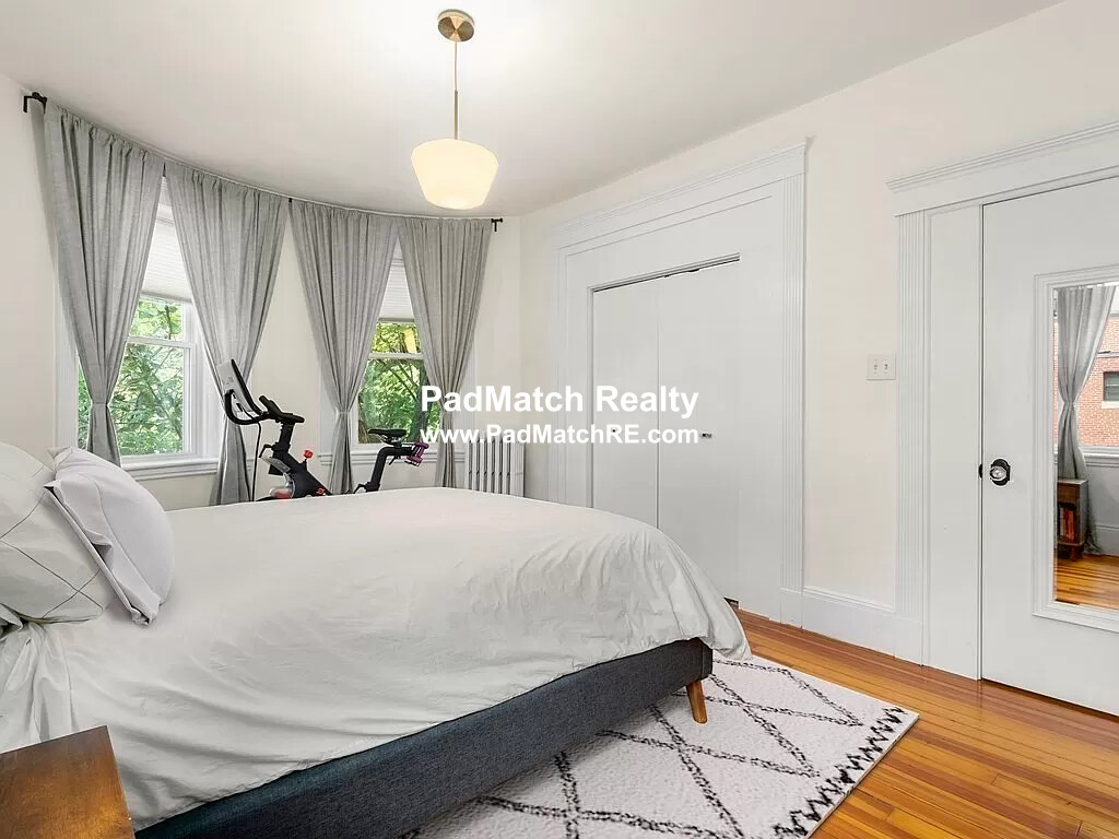 640 Washington St, Washington Square