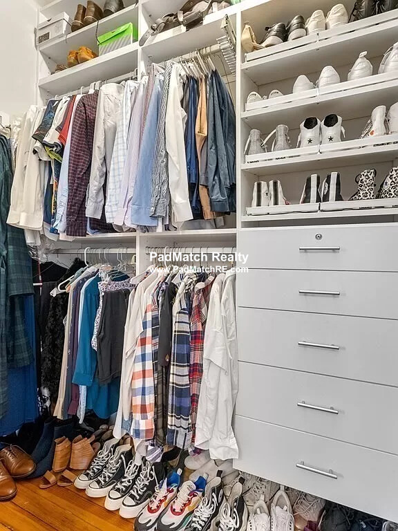 640 Washington St, Washington Square