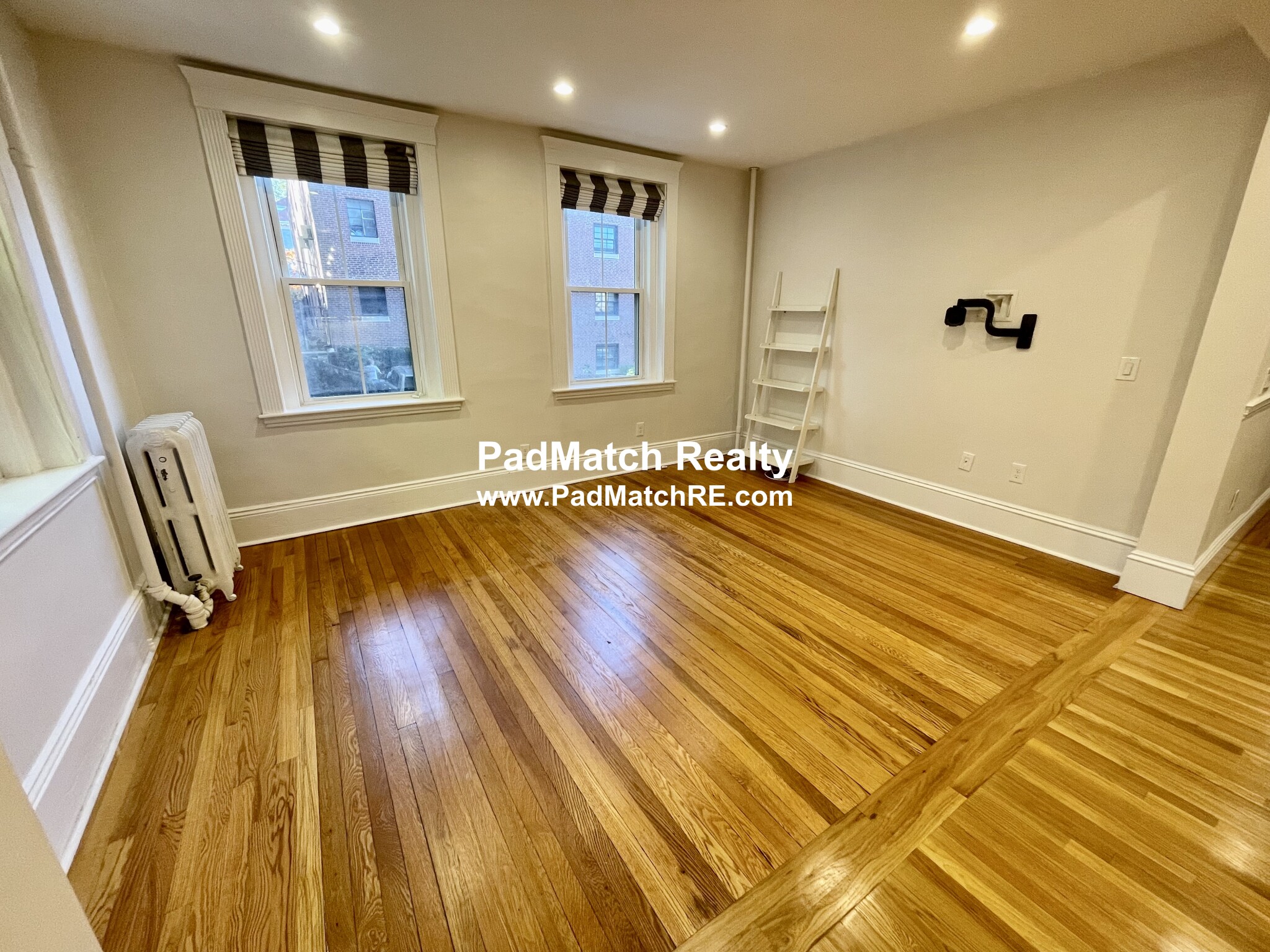 640 Washington St, Washington Square