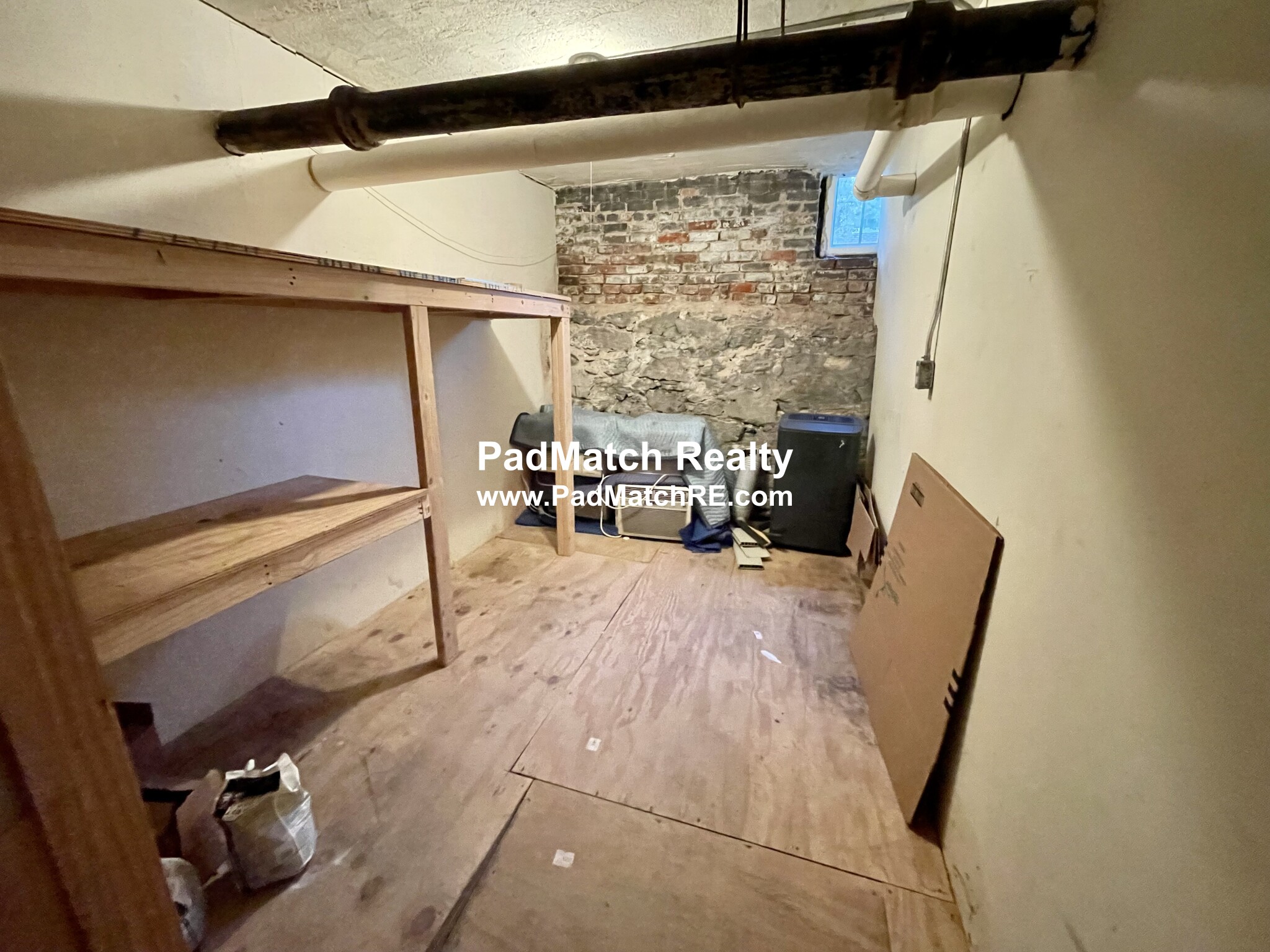 640 Washington St, Washington Square